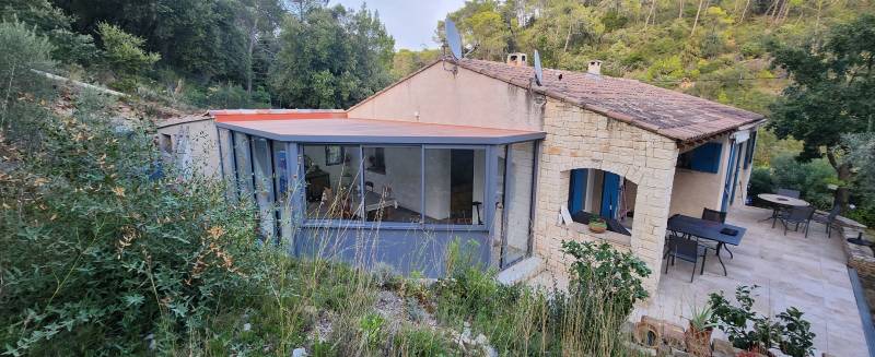 Conception et pose d’une veranda a toiture plate à Villeneuve les Avignon
