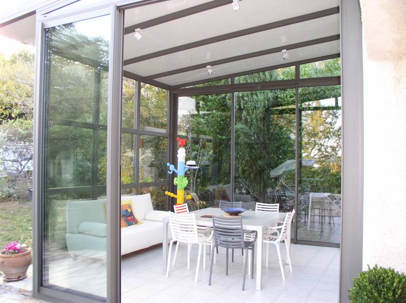 Installation de veranda photovoltaique à Nimes, pour joindre l'utile à l’agréable