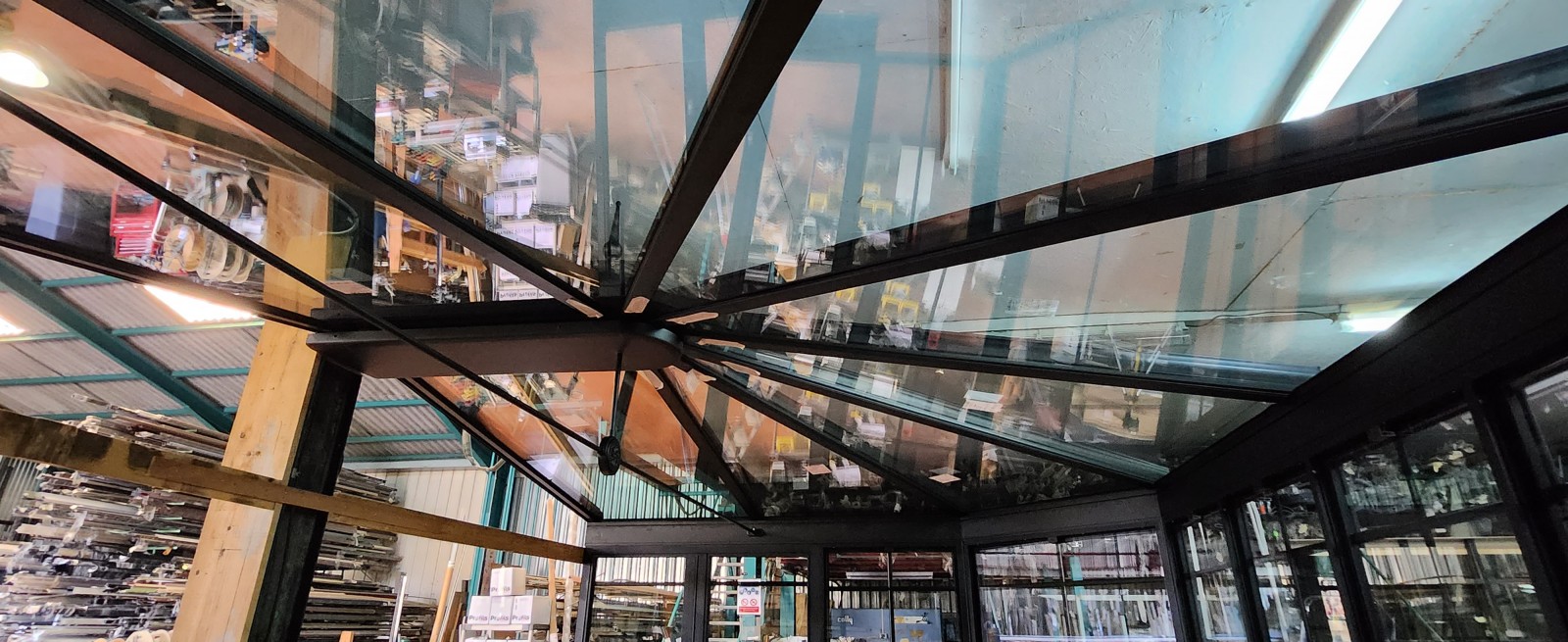 Conception et fabrication d’une véranda de style victorien dans le sud de la France, pour être installée en Normandie