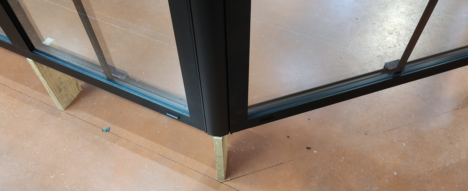 Conception et fabrication d’une véranda de style victorien dans le sud de la France, pour être installée en Normandie