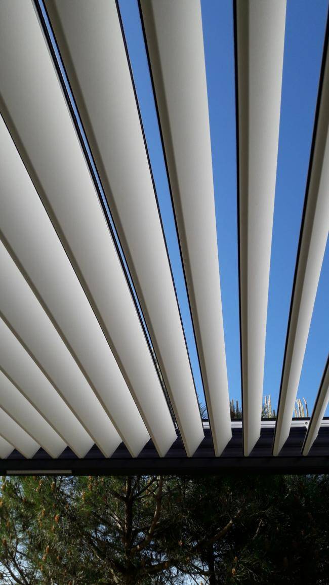 Fabricant de pergola aluminium 6x4 vers Orange (84), pour créer une véritable extension à une maison