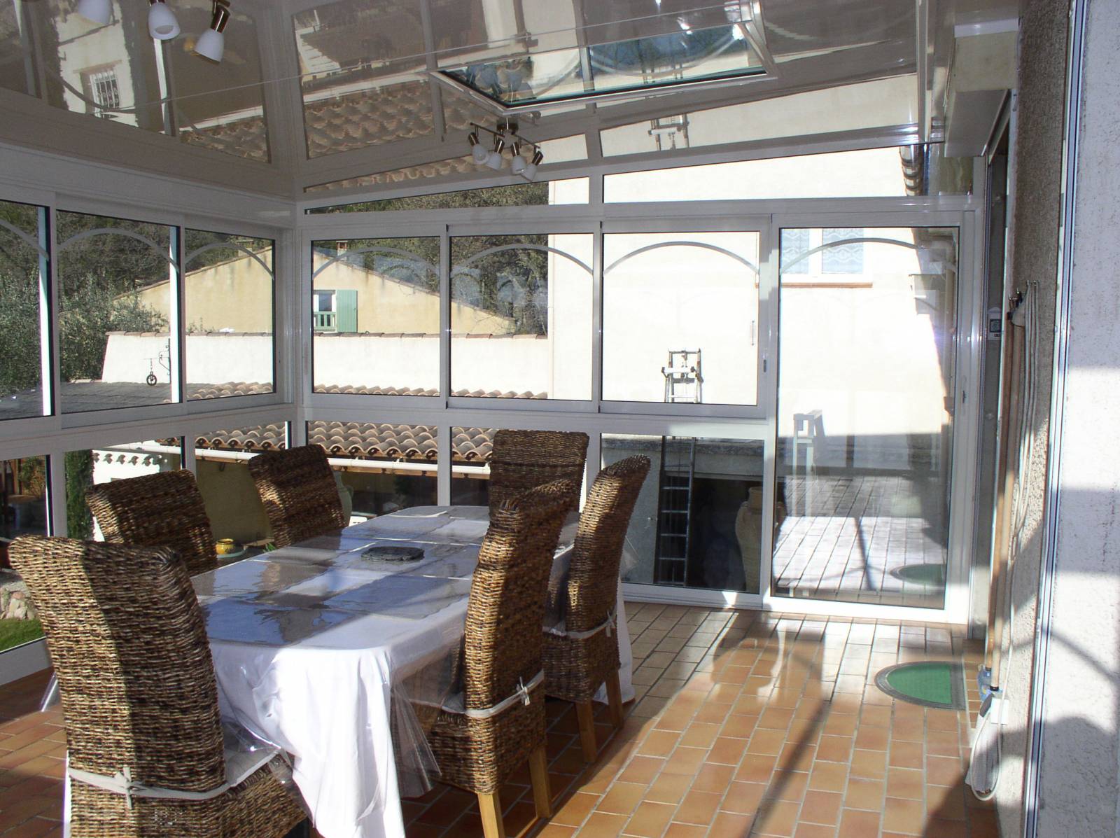 Installation d’une véranda sur une terrasse en hauteur à Villeneuve les Avignon (30)