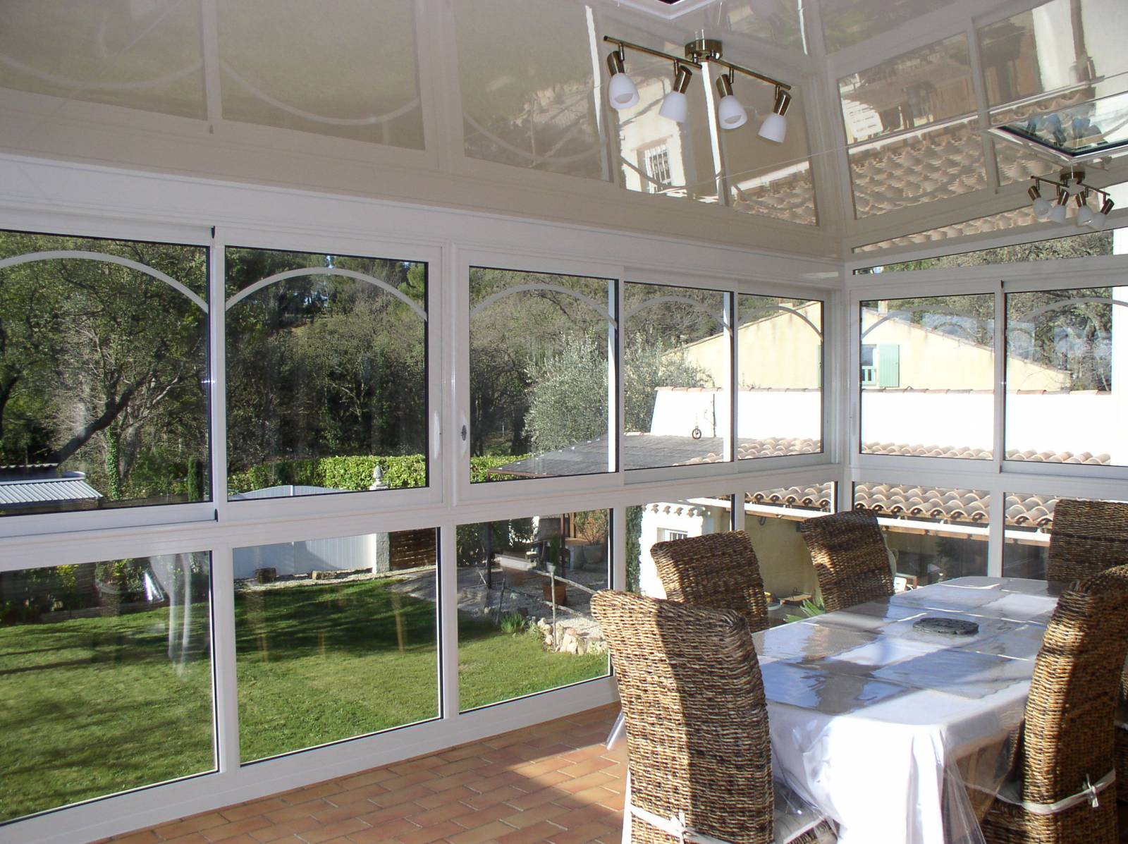 Installation d’une véranda sur une terrasse en hauteur à Villeneuve les Avignon (30)