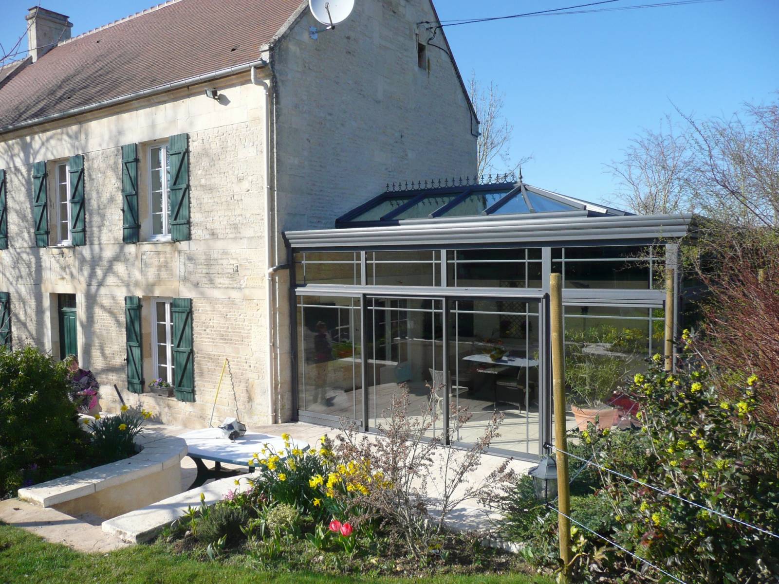 Fabrication de veranda victorienne dans le Gard, pour une structure qui respire l’authenticité