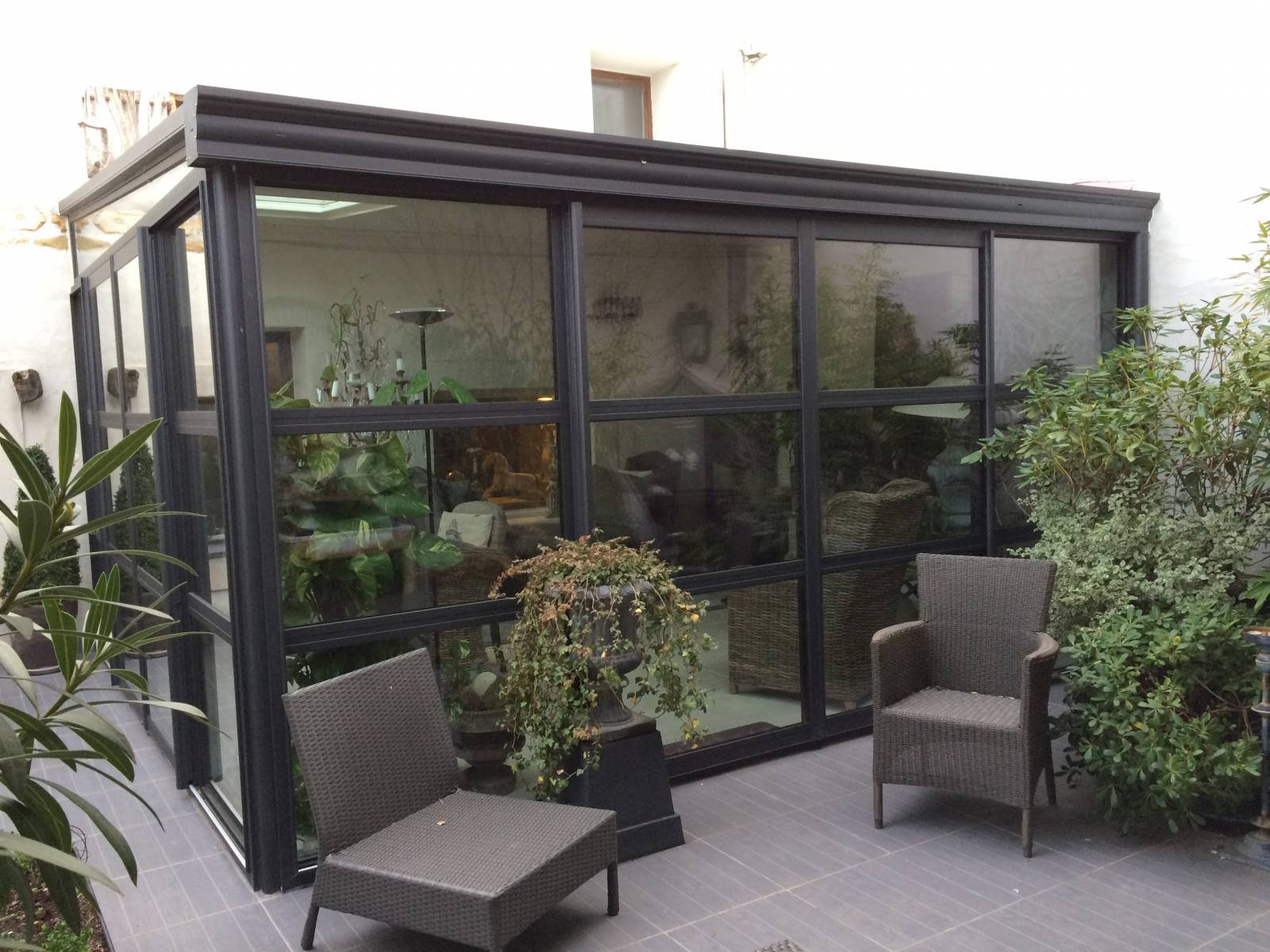 Fabricant de véranda dans le Gard pour la conception de jardin d’hiver sur mesure à Avignon