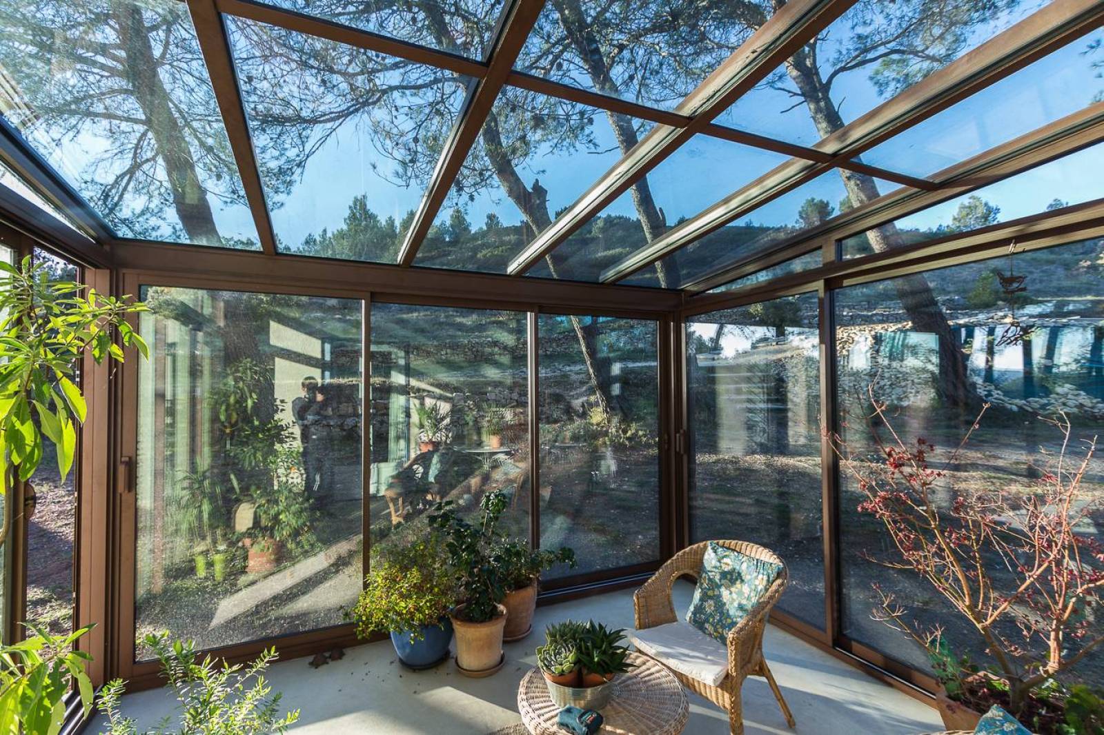 Spécialiste de la pose de véranda en métal et verre vers Privas en Ardèche