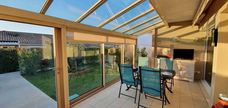 Création de véranda avec un toit en verre près de Pont Saint Esprit (Gard), pour une luminosité maximale