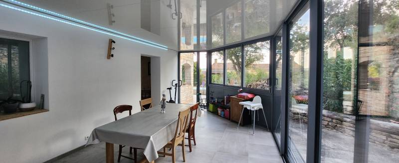 Conception et pose d’une veranda a toiture plate à Villeneuve les Avignon