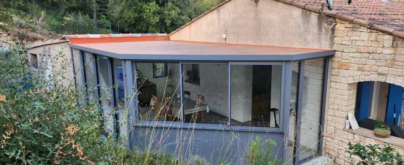 Conception et pose d’une veranda a toiture plate à Villeneuve les Avignon