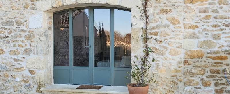 Fabrication et pose d’une menuiserie cintrée à Tresques (30)