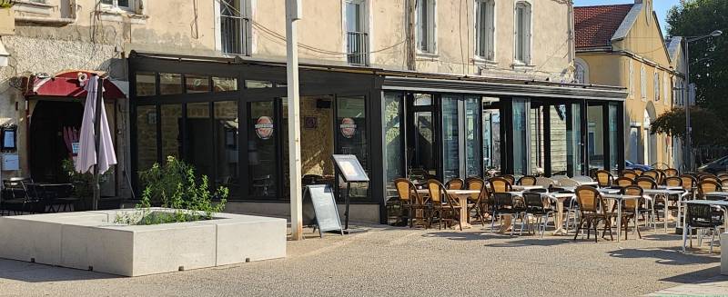 Pose d'une véranda vitrée à Bagnols sur Cèze