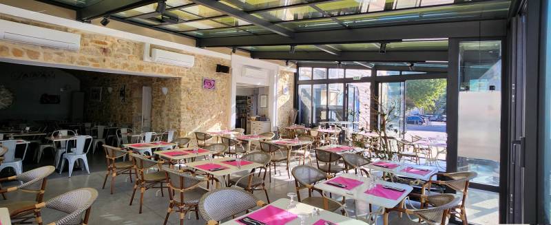 Pose d'une véranda avec vitrage protection solaire à à Bagnols sur Cèze