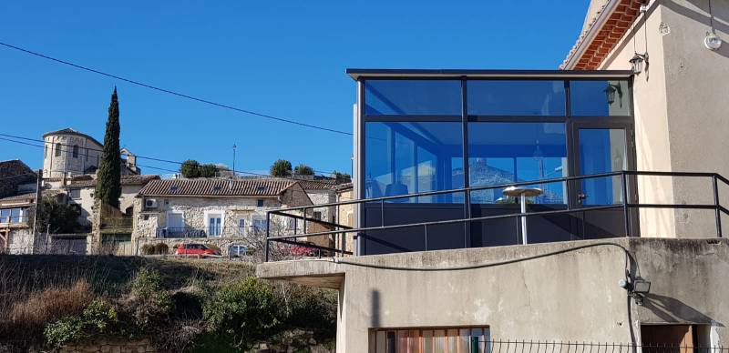 Pose de véranda à toiture pleine dans le Gard