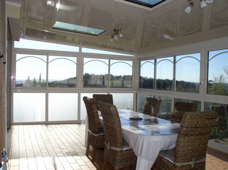 Installation d’une véranda sur une terrasse en hauteur à Villeneuve les Avignon (30)