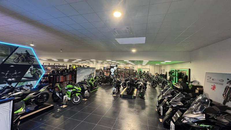 Poseur de porte sectionnelle industrielle vers Nîmes (30)