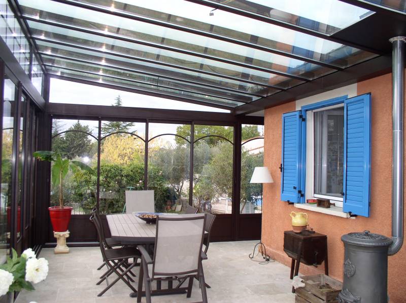 Fabrication de verriere de toit coulissante à côté de Nimes (Gard), avec un système de fermeture automatique