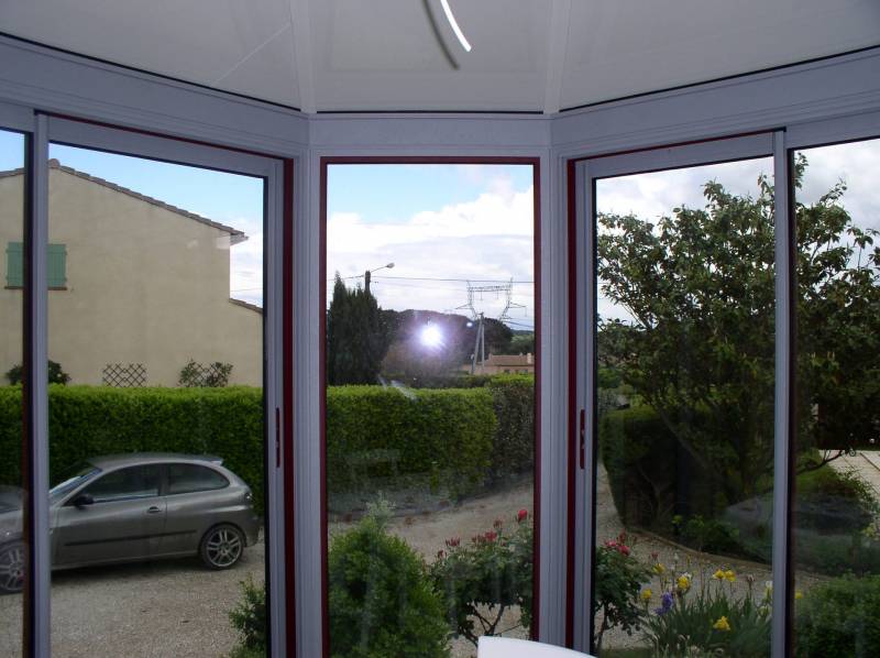 Spécialiste de la véranda kiosque en alu dans le Gard, pour créer un espace indépendant dans un jardin