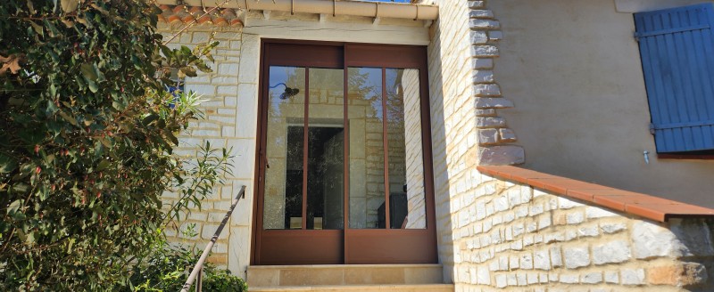 Pose d’une baie vitrée coulissante à Bagnols-sur-Cèze