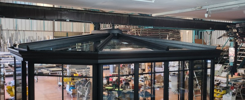 Conception et fabrication d’une véranda de style victorien dans le sud de la France, pour être installée en Normandie