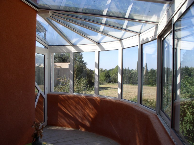 Fabrication d'une véranda vitrée à Uzès